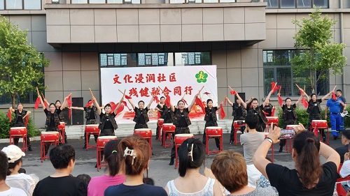 图为：开场鼓舞表演.jpg